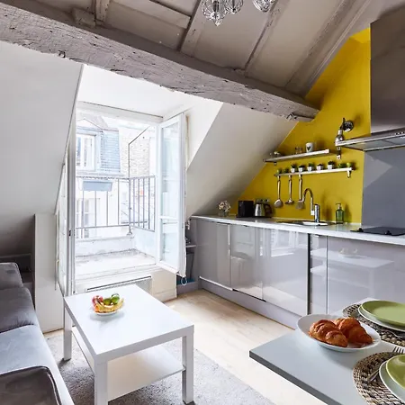 Bnbnova - Place Des Vosges - 1br With Balcony 巴黎